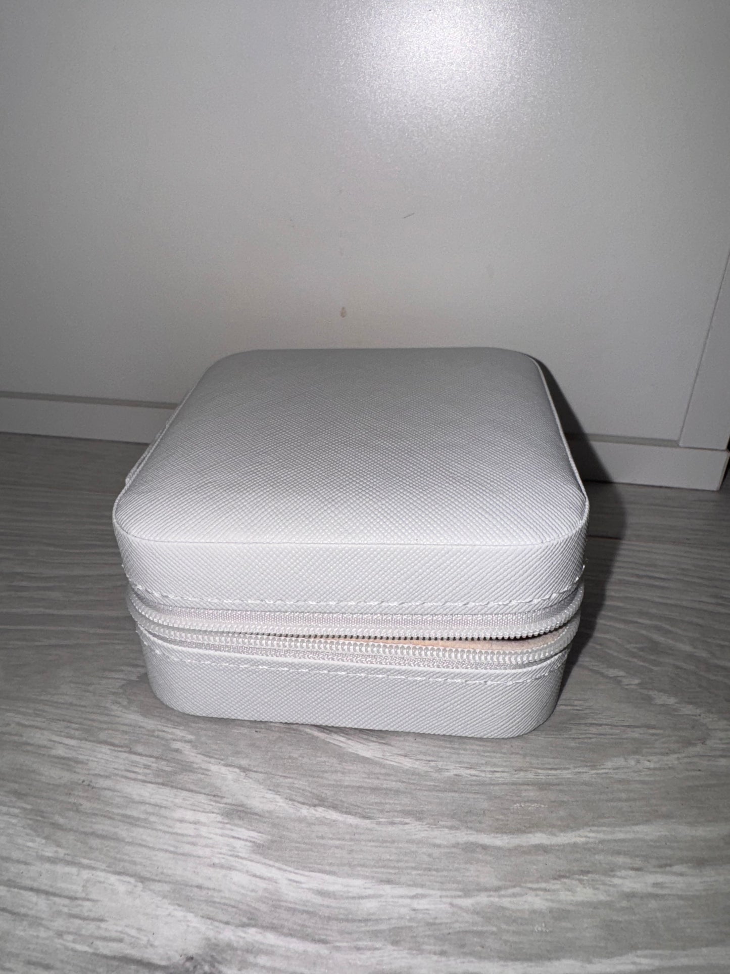 Travel jewellery boxes